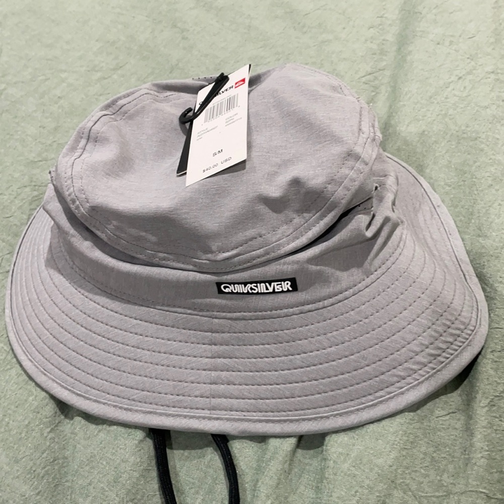 NWT quicksilver quick dry bucket hat small